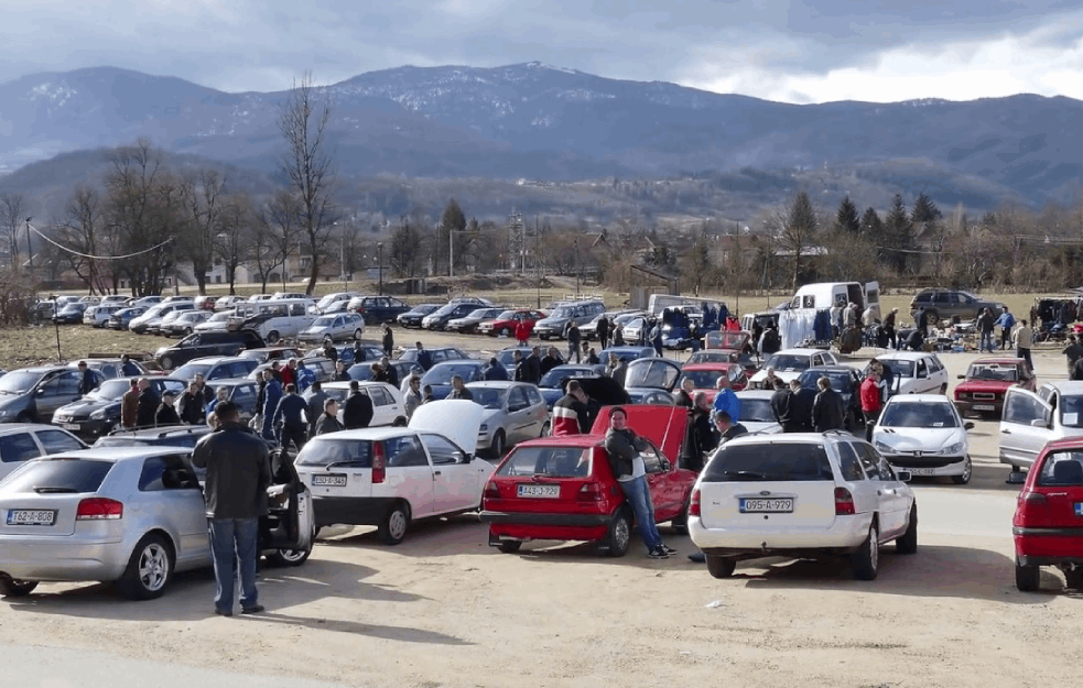 VLASNICI POLOVNIH AUTOMOBILA OBRATITE PAŽNJU: Kako proveriti KILOMETRAŽU i sprečiti da vas prodavci PREVARE! 